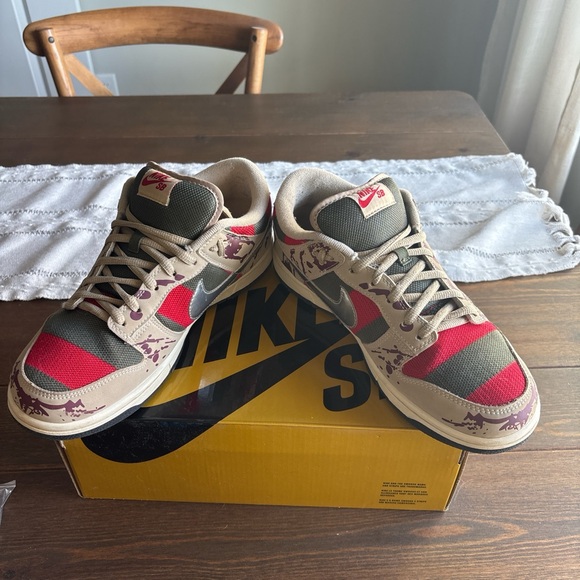 Custom!! Freddy Krueger Nike SB Dunk Low!! Reps super clean worn once. - Picture 1 of 8